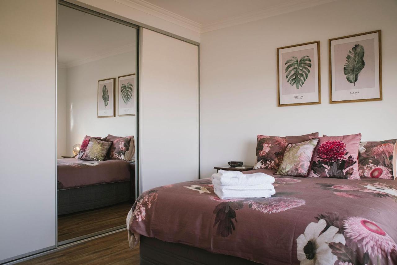 The Mains Guest House 2 Bedroom Farm Stay Corrigin Kültér fotó